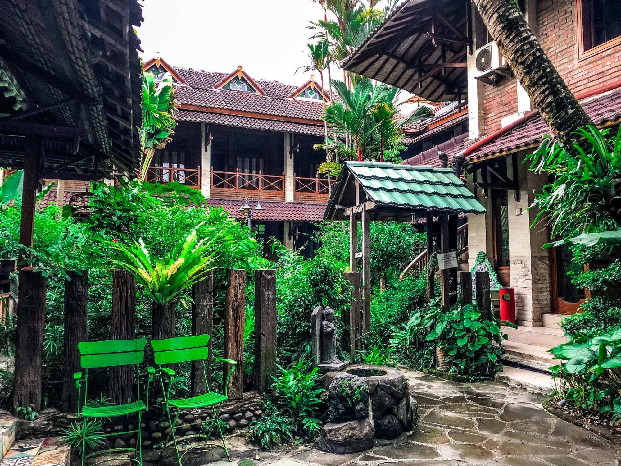 Arys Garden Hotel Yogyakarta Exterior photo