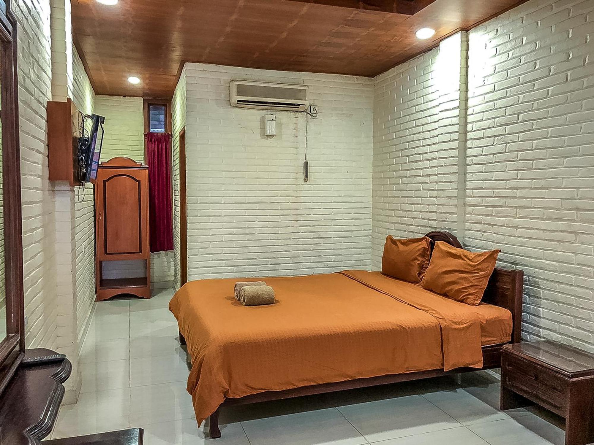 Arys Garden Hotel Yogyakarta Exterior photo